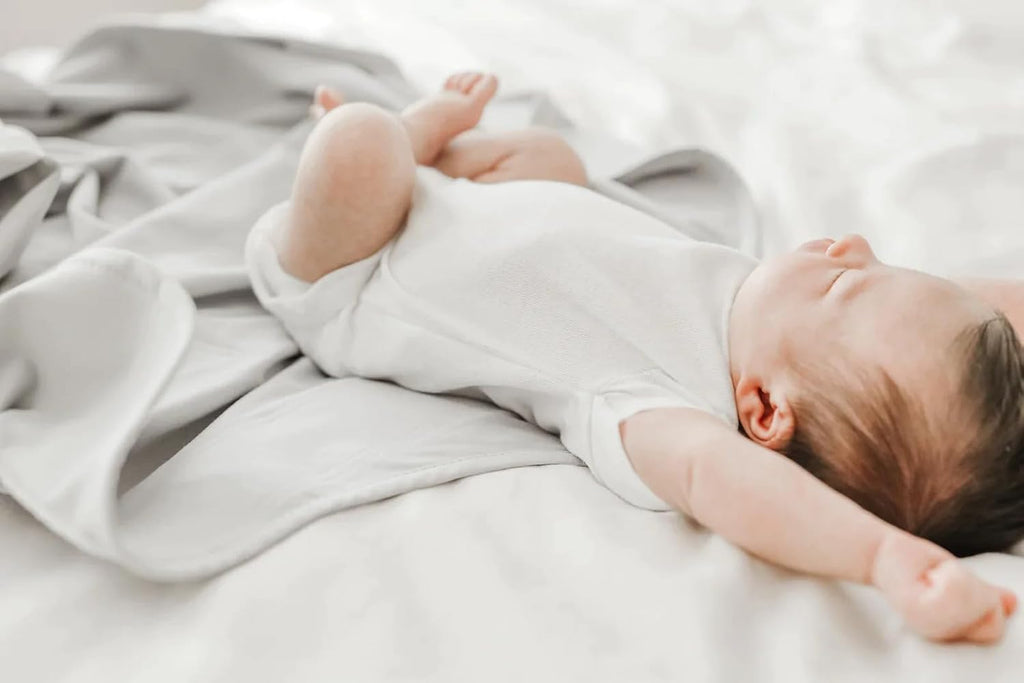 Th Olli Swaddl Bundl  Slee Swaddle fo Babie Breathable Moisture-Wickin Fabri t Preven Overheatin Soft Adjustabl Fi Idea fo Newborn (Sk Stone)
