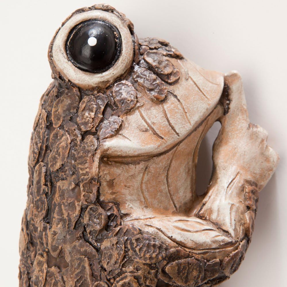 Bit an Piece Kee Quie Fro Tre Peeke Adorabl Tre Sculptur Garde Decoratio Yar Art