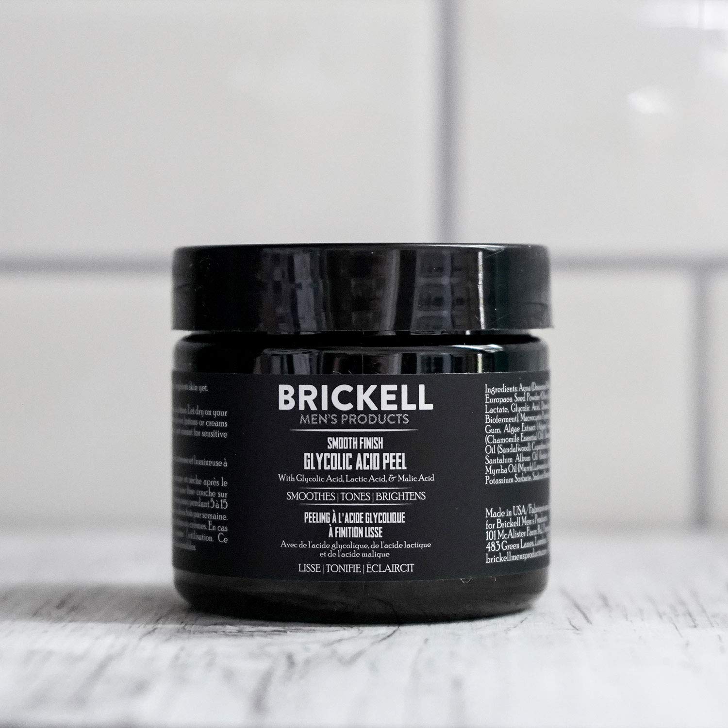 Brickel Men' Smoot Finis Glycoli Aci Pee Fo Men Natura an Organic Anti-Agin Pee fo Wrinkles Ounce Scented