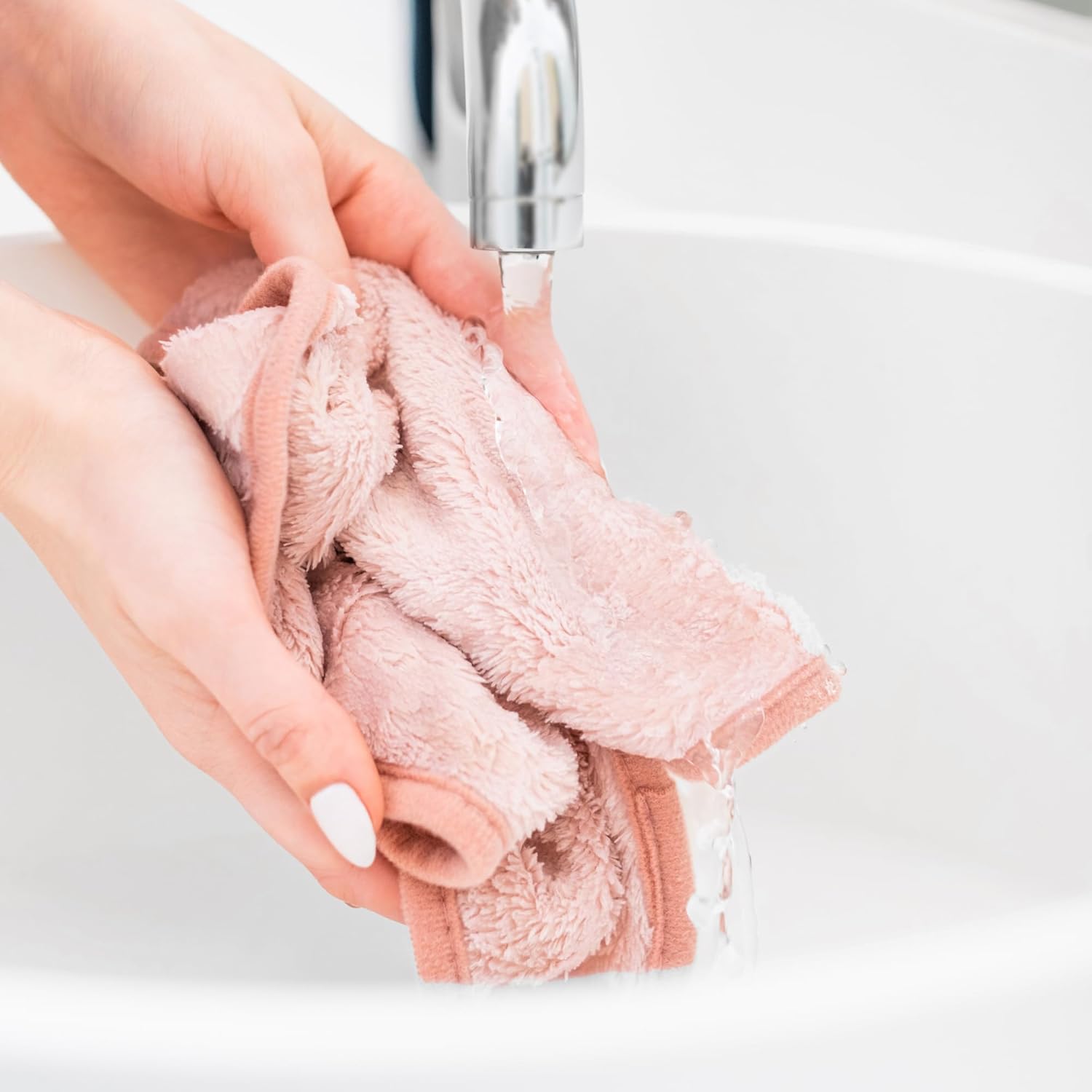 ERAS YOU FAC Makeu Remove Cloth Reusabl Microfibe Fac Towel t Cleans Remov Makeu Wate Activated Dual-Side Desig fo Eas Use Grea Bachelorett Bridesmai Gif ( Count)