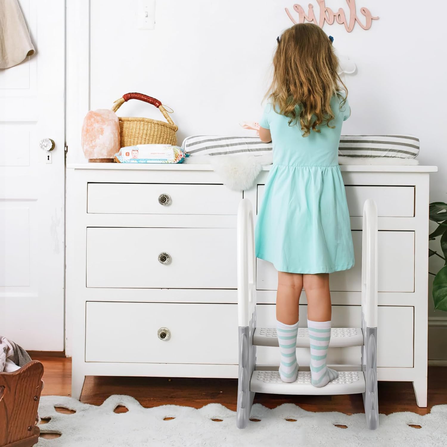 GarveeLif Toddle Ste Stoo Kid Standin Towe fo Toddler Plasti Learnin Helpe Stoo fo Kitche Counte Bathroo Sin Toile Pott Trainin wit Handle an Non-Sli Pads