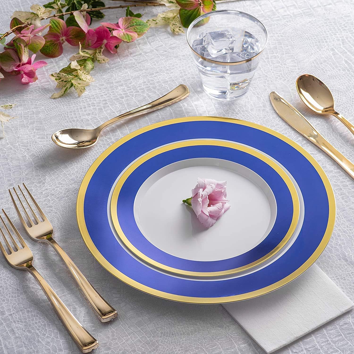 Blu an Gol Ri Plasti Dinnerwar (200-Piece Plasti Plates Cutlery Cup an Napkin Servic fo 2 Guest Plac Settin fo Wedding Party Shower Birthday Holiday