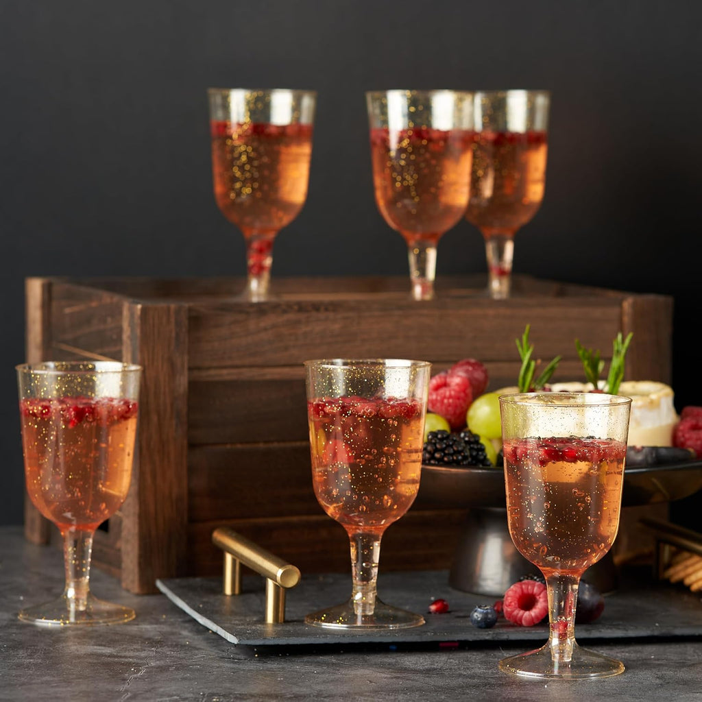 MATANA 50 Gold Glitter Plastic Wine Glasses for Weddings, Birthdays, Bridal Shower & Parties, 6oz - Sturdy & Reusable