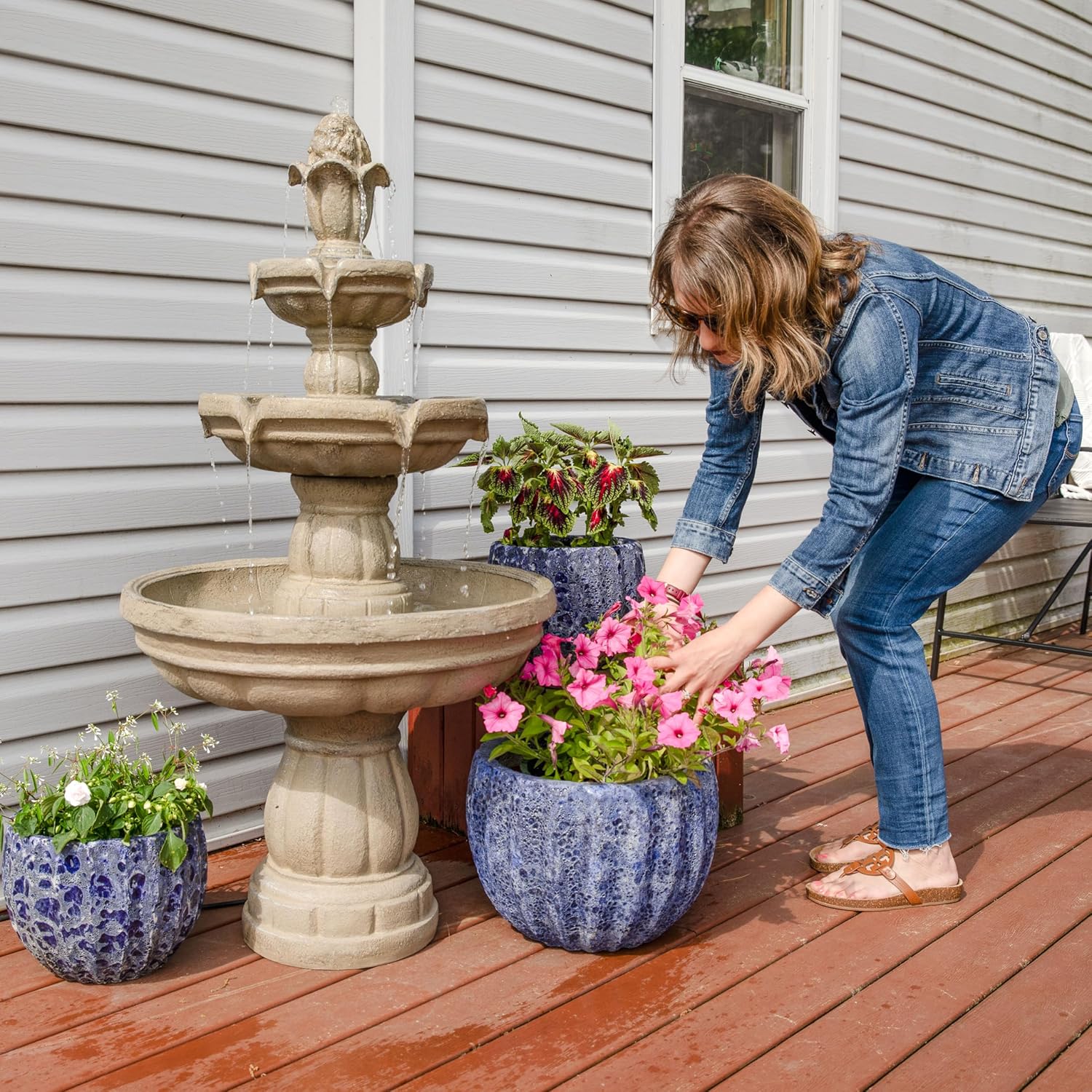 Sunnydaz 48-Inc 3-Tie Electri Wate Fountai Outdoo Wate Featur fo Patio Yar o Dec Outdoo Wate Fountain