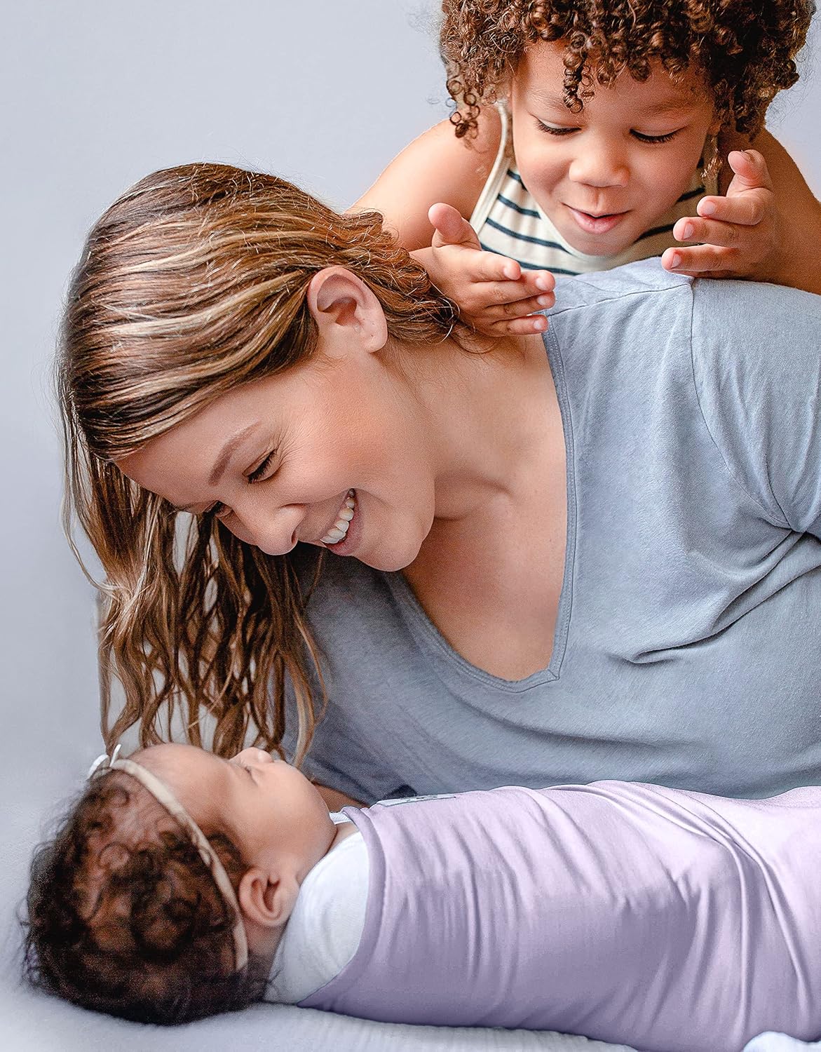 Th Olli Swaddl Alphi Slee Pouc Bab Slee Bundl 3-Wa Adjustabl Newbor Swaddl Blanke an Wearabl Slee Sac Moisture-Wicking Buttery-Sof Fabri Newbor t 1 Month (Lavender)